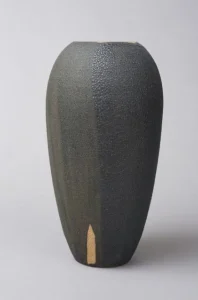 exposition céramique d'art, Poterie sur mesure en argile nue, création originale faite main, design exclusif et finitions haut de gamme.