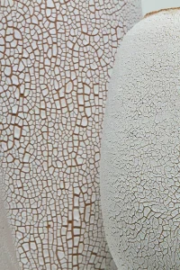exposition poterie d'art, paris, exposition Blanc, Décembre 2022, Galerie Chenel, Céramique blanche, finition brillante, poterie haut de gamme, style vintage chic, artisanat français, vase de créateur, design luxe
