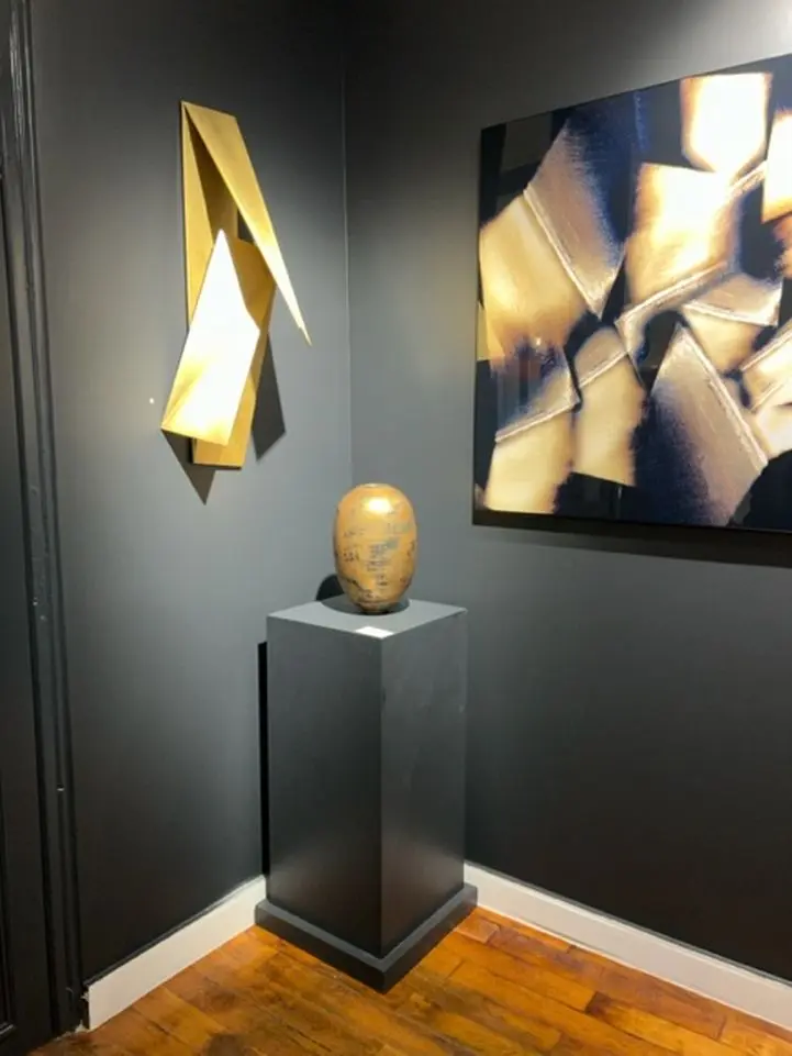 paris-not-a-gallery-la-reserve-vase-en-ceramique-oeuvre-exclusive-faconnee-en-france