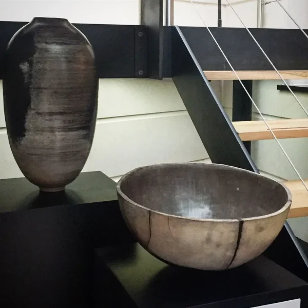 Exposition Rencontres, 2016, Not a Gallery, Paris, Chaque œuvre, tournée à la main et cuite au feu, porte la trace du geste et du temps
