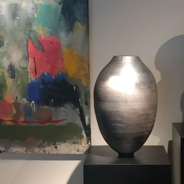 Exposition Rencontres, 2016, Not a Gallery, Paris, la profondeur des émaux dialogue avec la pureté des formes
