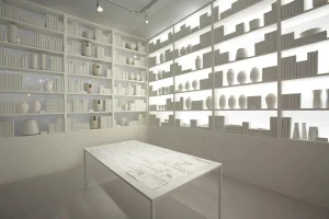 Salon Maison & Objets, Septembre 2017, Paris, Objet d’art céramique, grand vase porcelaine, influence wabi-sabi, céramiste française, détail texturé, style minimaliste, cadeau original