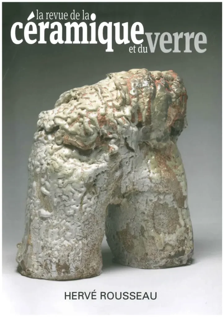 article céramique d’art, portrait de karen swami, grès chamotté et raku enfumé, biscuit de porcelaine, création parisienne, fait main, revue de la céramique et du verre, poterie contemporaine 2015